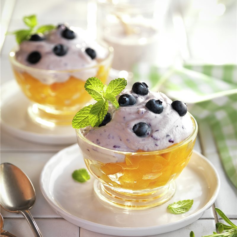 ALBARICOQUES CON CREMA DE ARÁNDANOS.