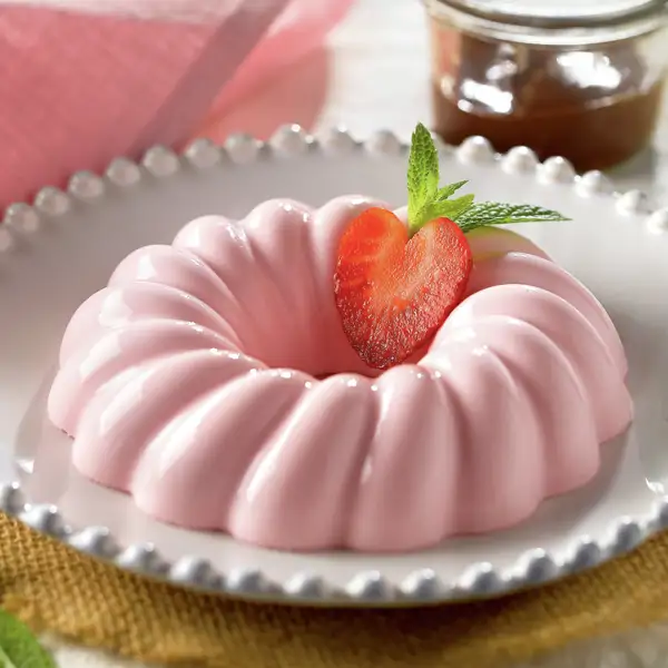 El postre fácil de fresones y nata para dejar boquiabiertos a tus invitados