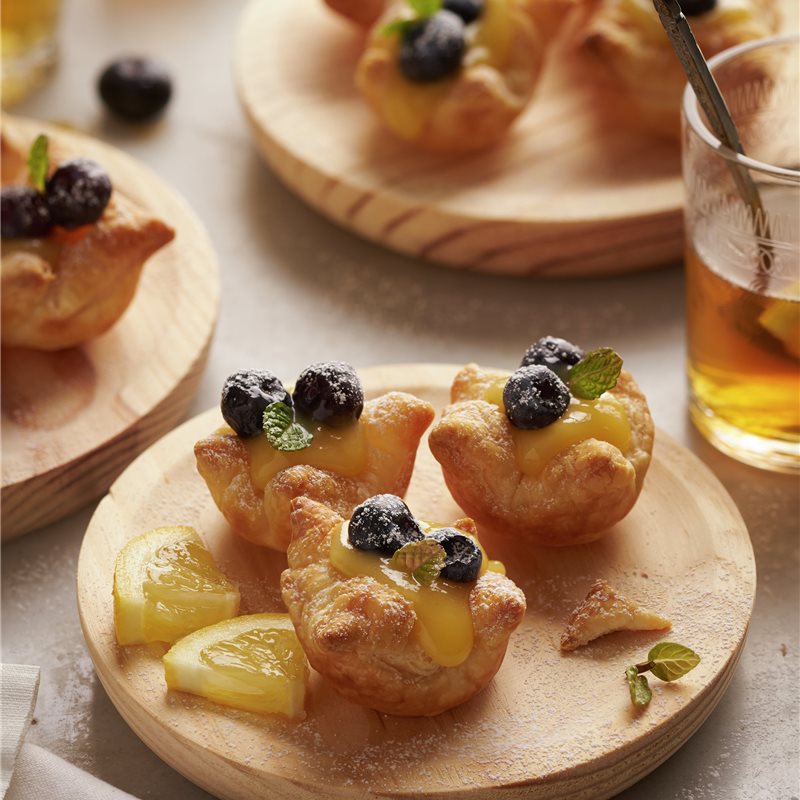 BOCADITOS DE CREMA DE LIMÓN Y ARÁNDANOS.