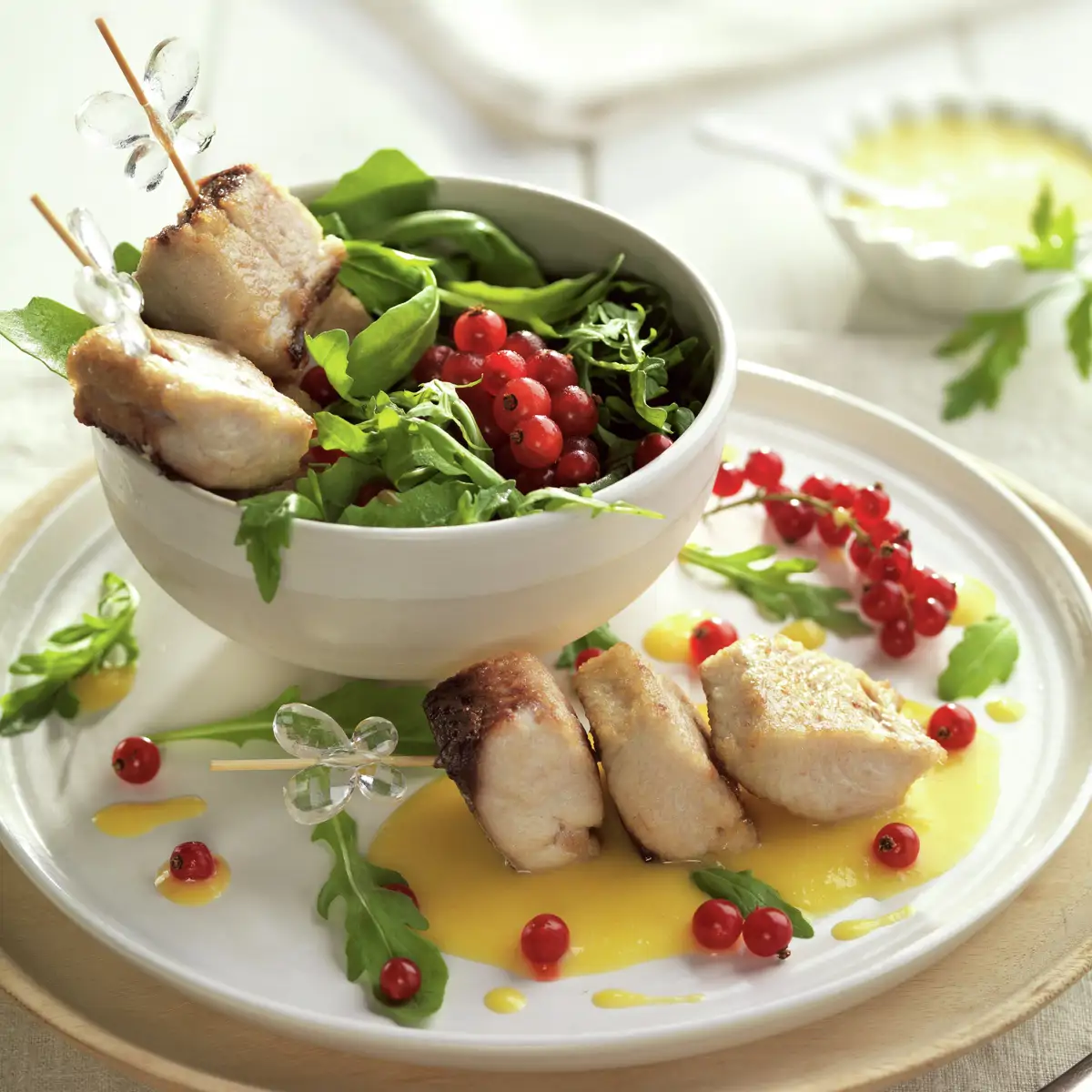 BROCHETAS DE ATÚN CON SALSA DE MELOCOTÓN