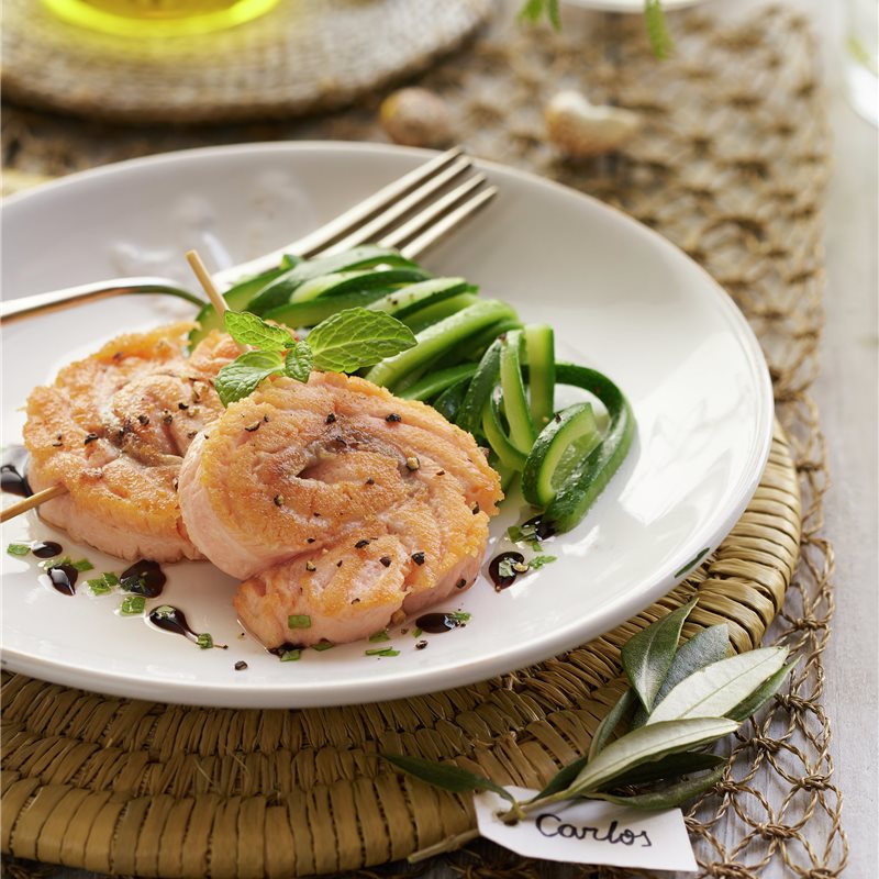 CARACOLAS DE SALMÓN CON SALSA DE MENTA.