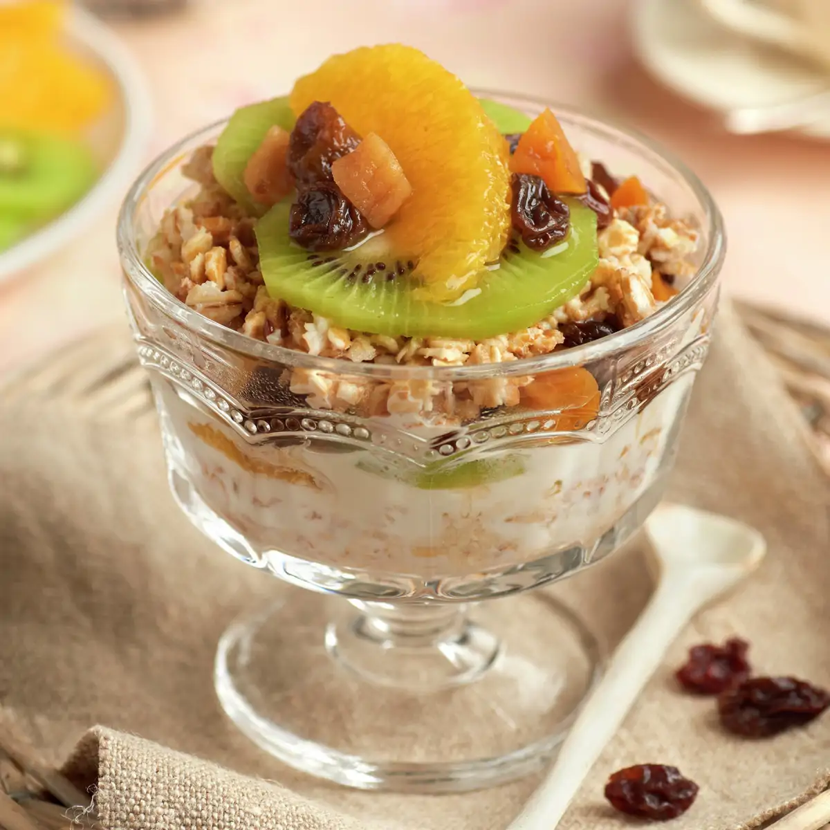 COPA DE FRUTAS CON CREMA DE AVENA.