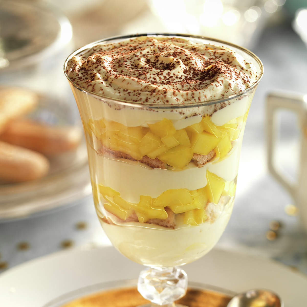 COPAS DE TIRAMISÚ DE MANGO.