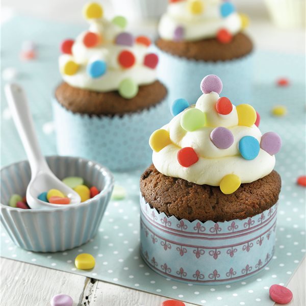 Cupcakes con confeti de fondant