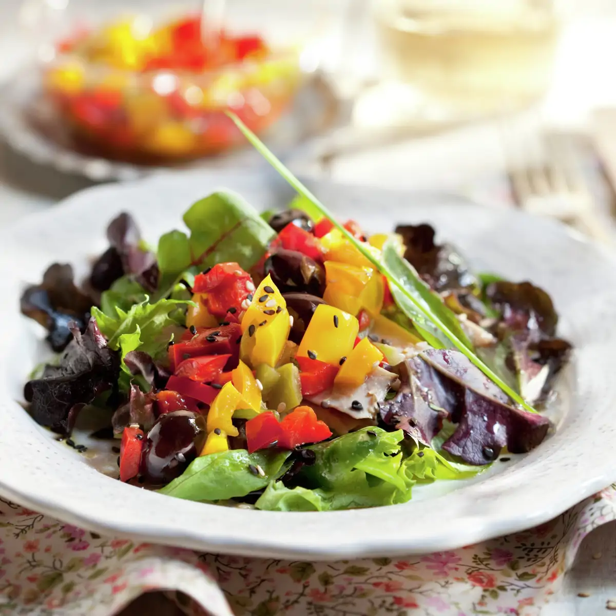 ENSALADA DE ATÚN CON PIMIENTOS