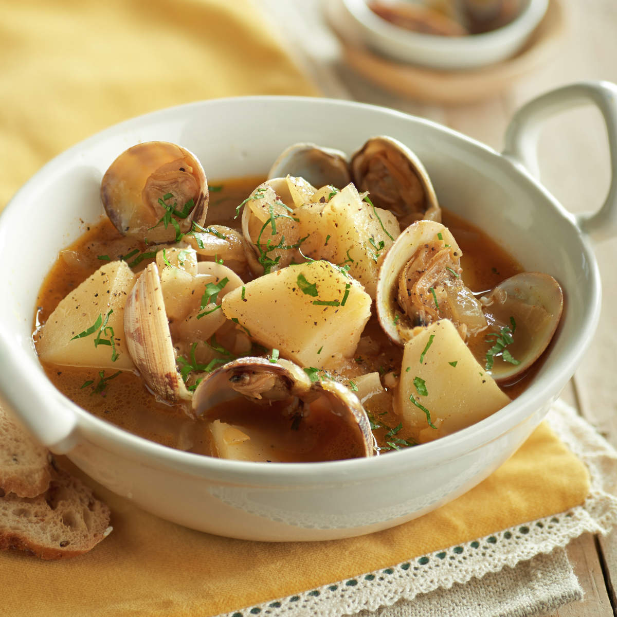 GUISO DE PATATAS CON ALMEJAS