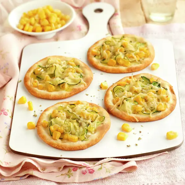 Desde que preparo estas minipizzas de calabacín y queso en 15 minutos, mis cenas de diario parecen de fin de semana