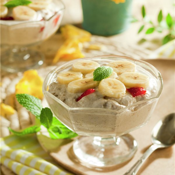 Mousse de plátano y fresones