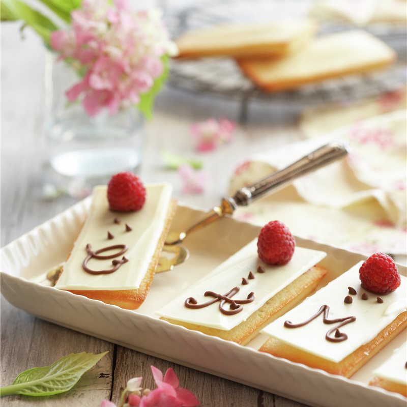 PASO A PASO PARA HACER FINANCIERS CON CHOCOLATE BLANCO: RESULTADO FINAL.