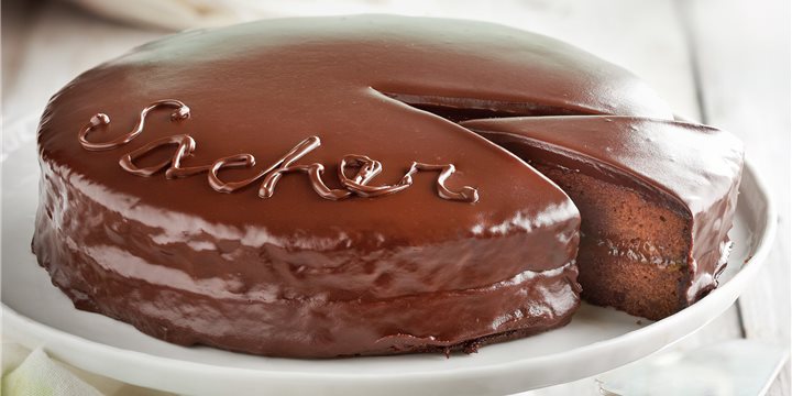 Tarta Sacher, la receta clásica del pastel de chocolate más internacional