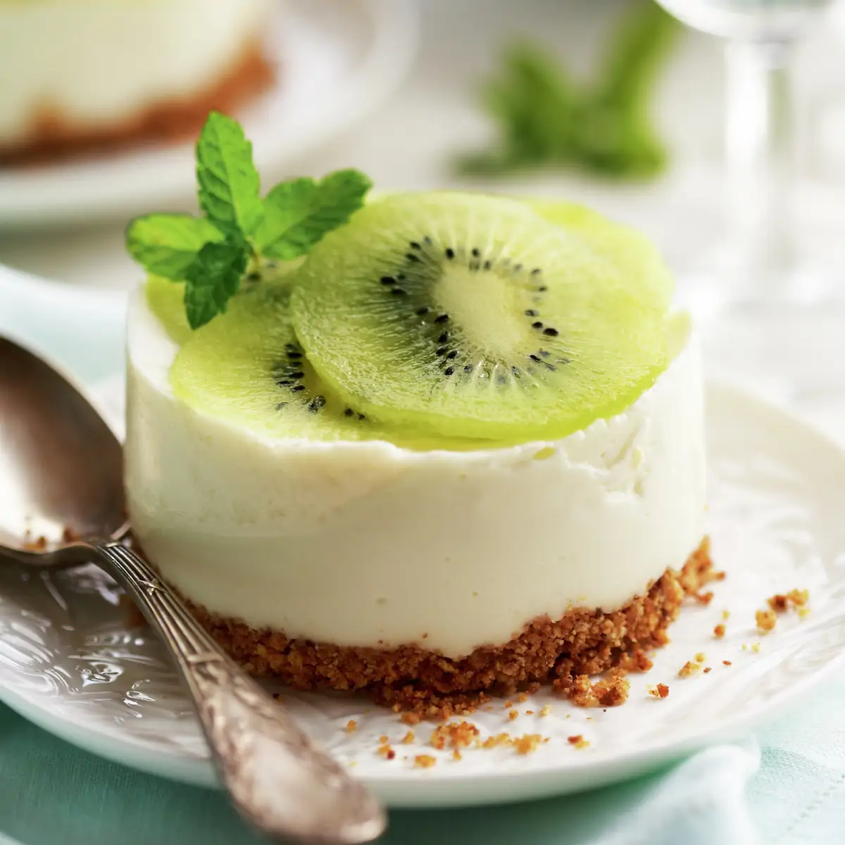 PASTELITOS DE QUESO Y KIWI.