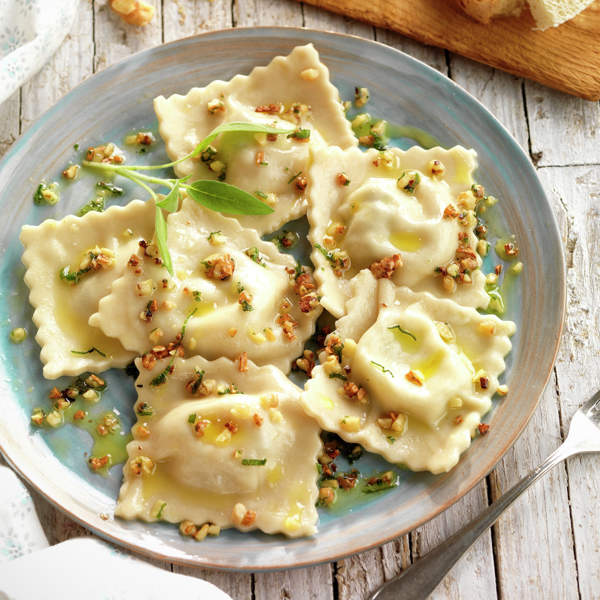 Raviolis caseros con calabacín y queso de cabra