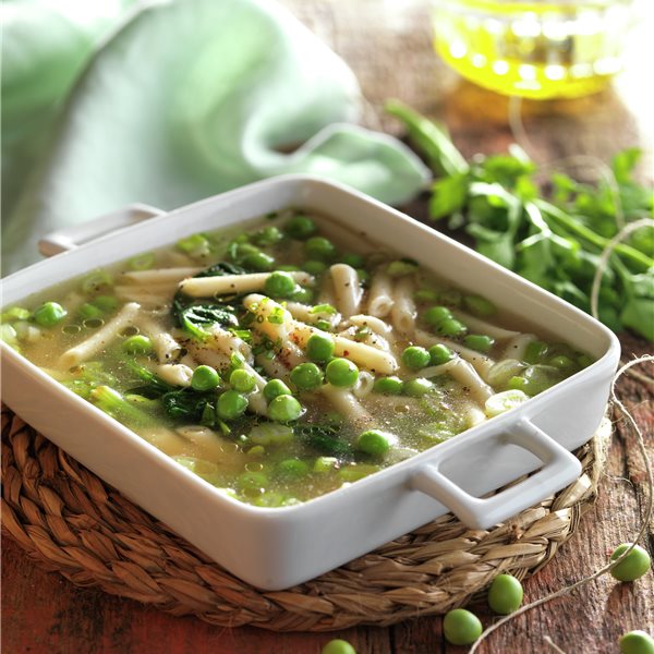 Sopa de pasta y guisantes