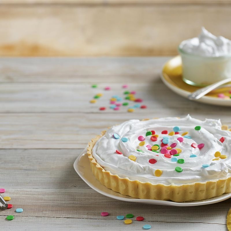 Tarta de crema y nata con confeti de fondant - Lecturas