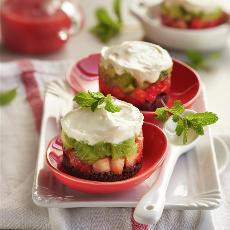 TIMBALES DE FRESA, KIWI Y CREMA DE QUESO.