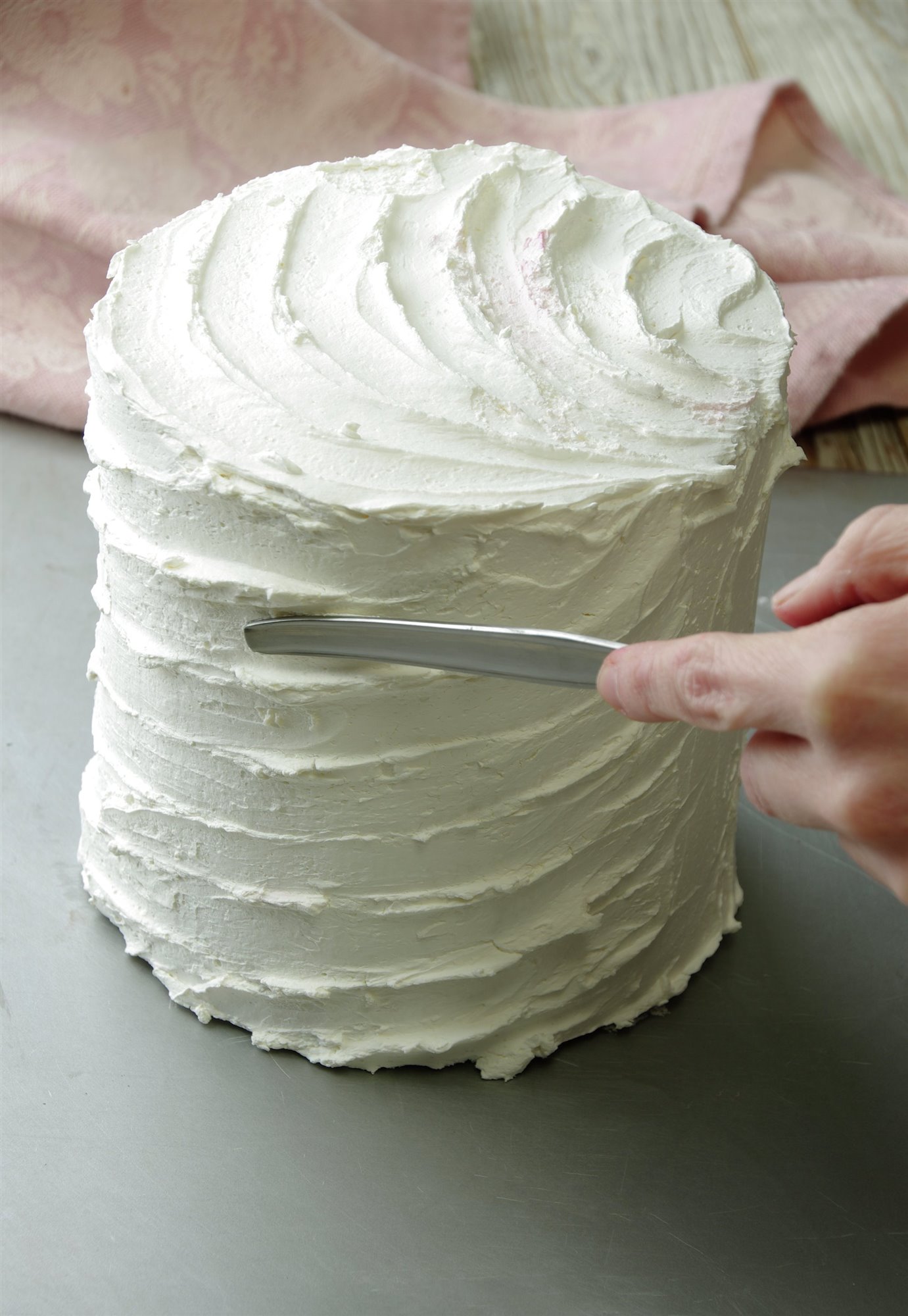 5. Cubre el tercer piso con buttercream