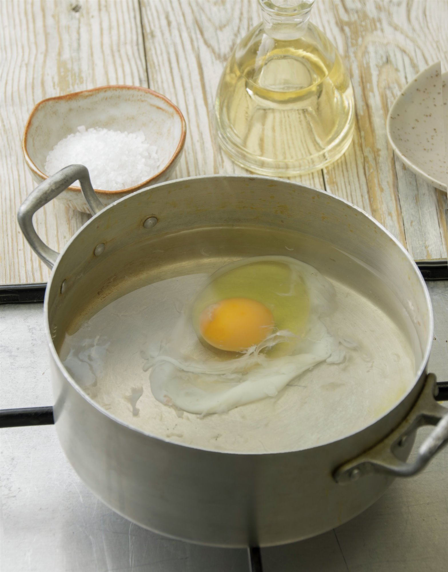 1. Prepara los huevos escalfados