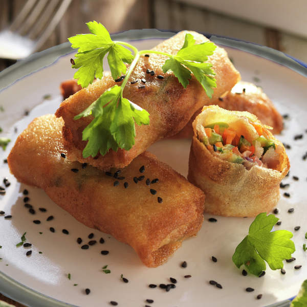 Rollos de pasta filo con verduras y beicon