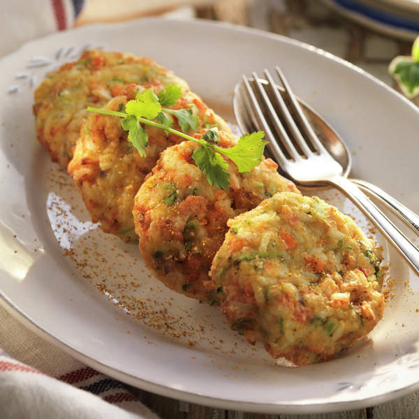 Tortitas de verduras, arroz y cangrejo, para una cena rápida, rica y saludable