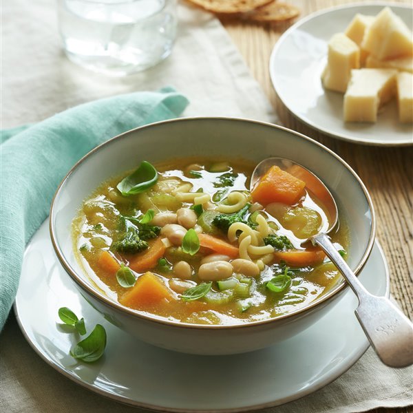 Sopa minestrone con calabaza y brócoli