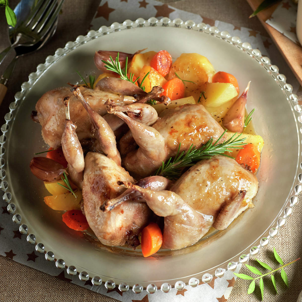 CODORNICES EN ESCABECHE CON PATATAS Y ZANAHORIAS