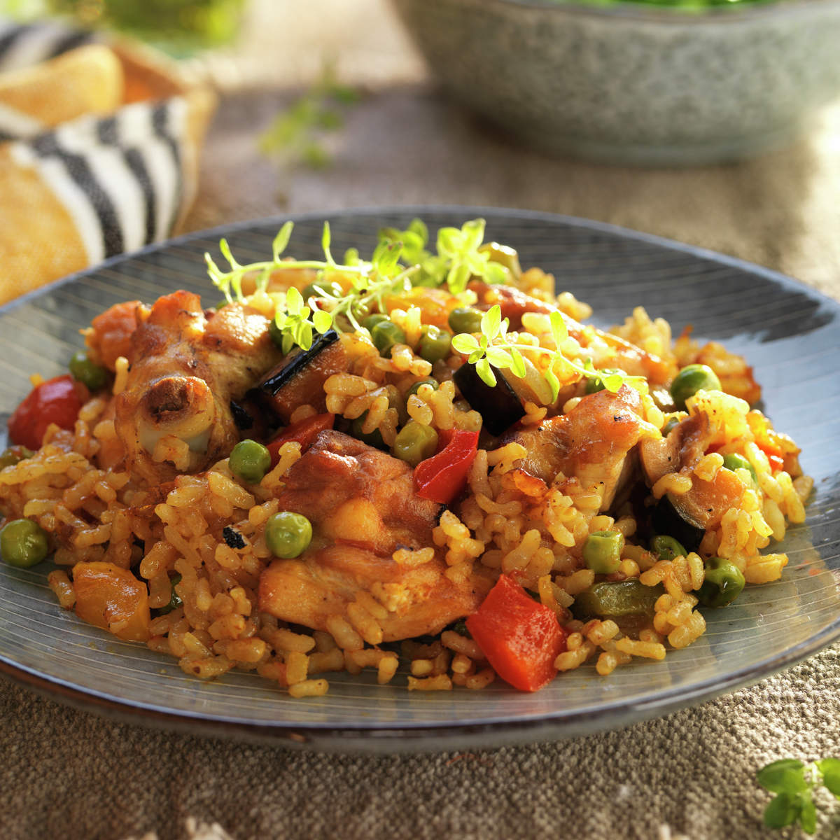 PAELLA DE CAMPO CON POLLO Y HORTALIZAS