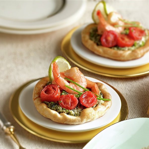 Tarts with shrimp and spinach