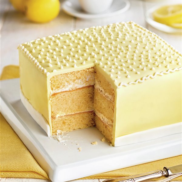 Pastel cuadrado de limón con fondant amarillo - Lecturas