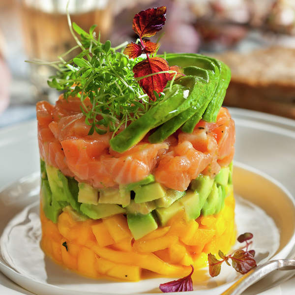 Tartar de salmón, aguacate y mango