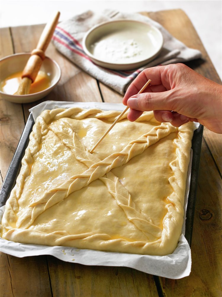 Empanada Gallega De Atún Pimientos Y Tomate Receta Tradicional 