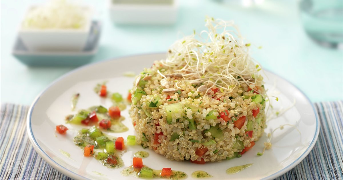 Ensalada de quinoa con alfalfa. - Lecturas