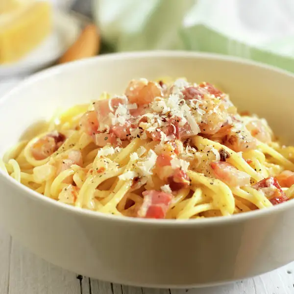 'Fake carbonara': los espaguetis que mi hijo prefiere antes que una carbonara auténtica (fáciles, rápidos y buenísimos)