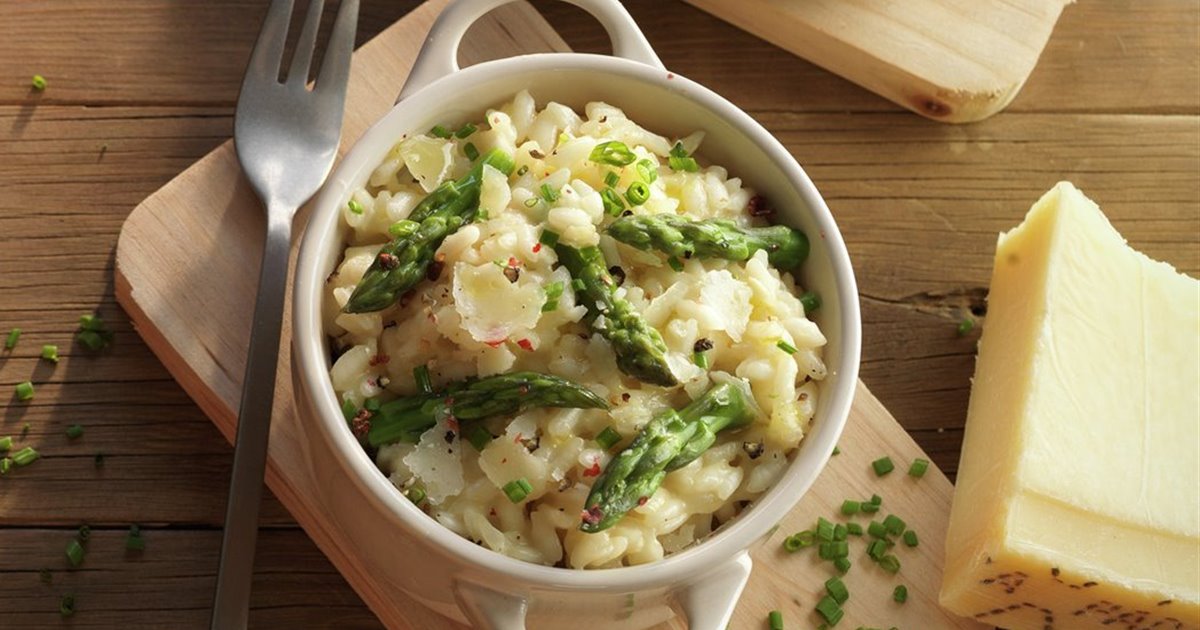 Risotto de espárragos con parmesano