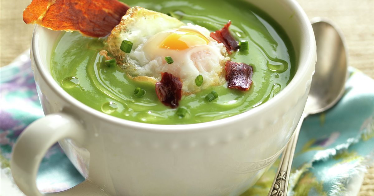 Crema de brócoli con jamón y huevo - Lecturas