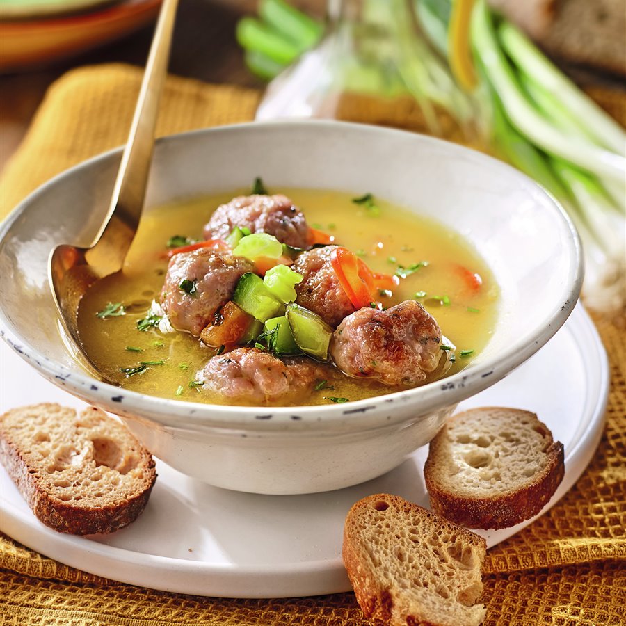 soup_with_vegetables_and_meatball