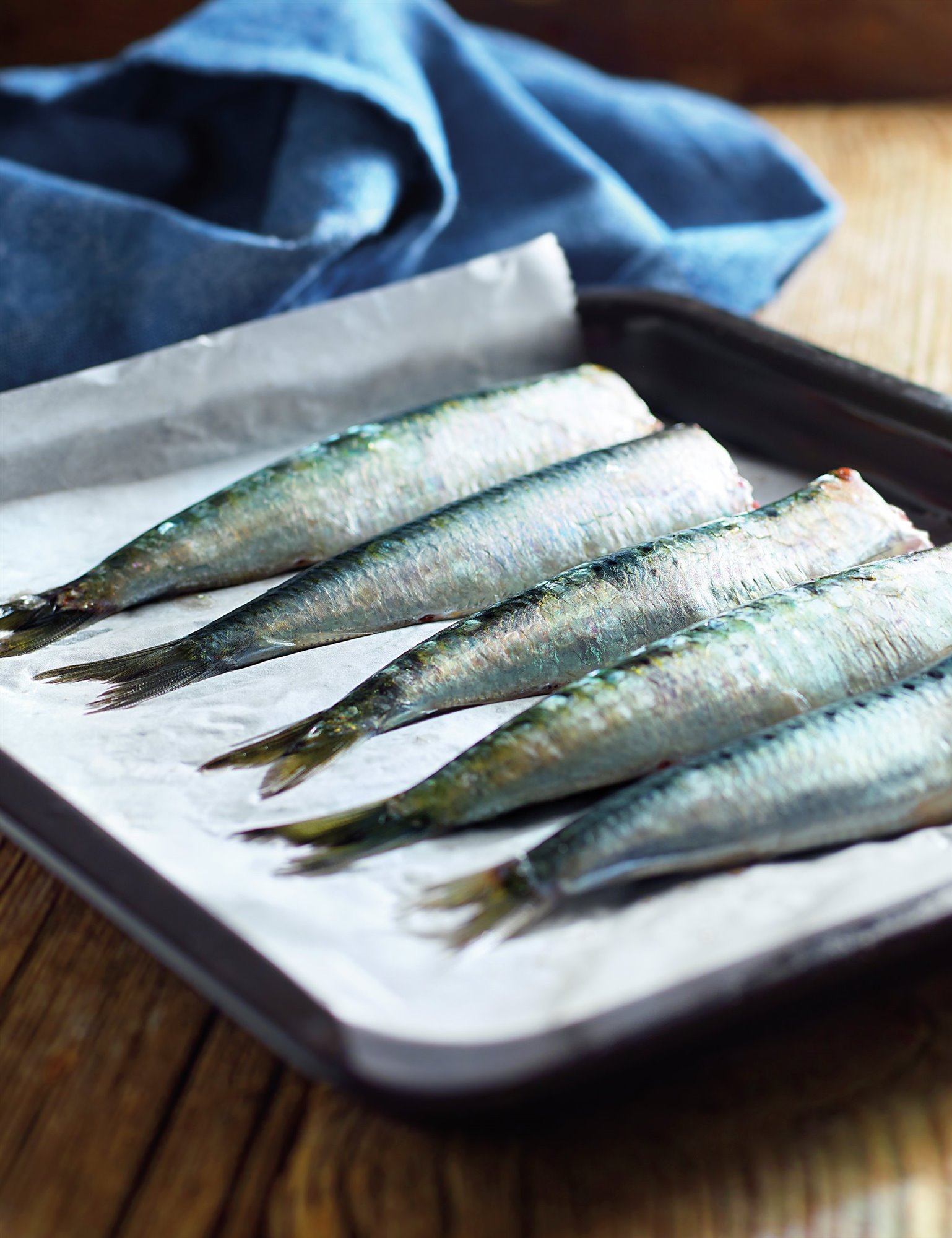 2. Limpia las sardinas