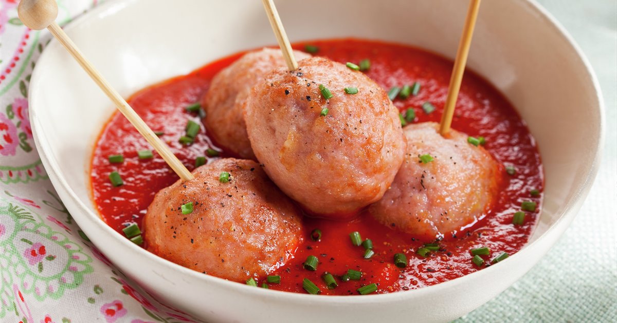 Albóndigas de pollo con salsa de piquillos - Lecturas