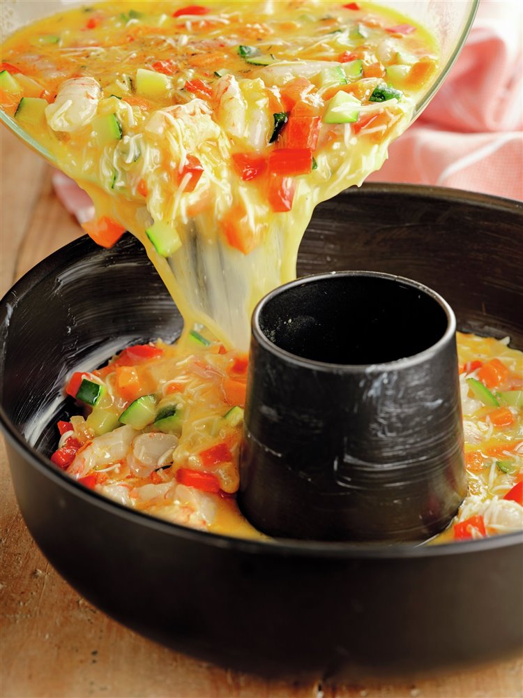 Tortilla al horno de verduras y langostinos