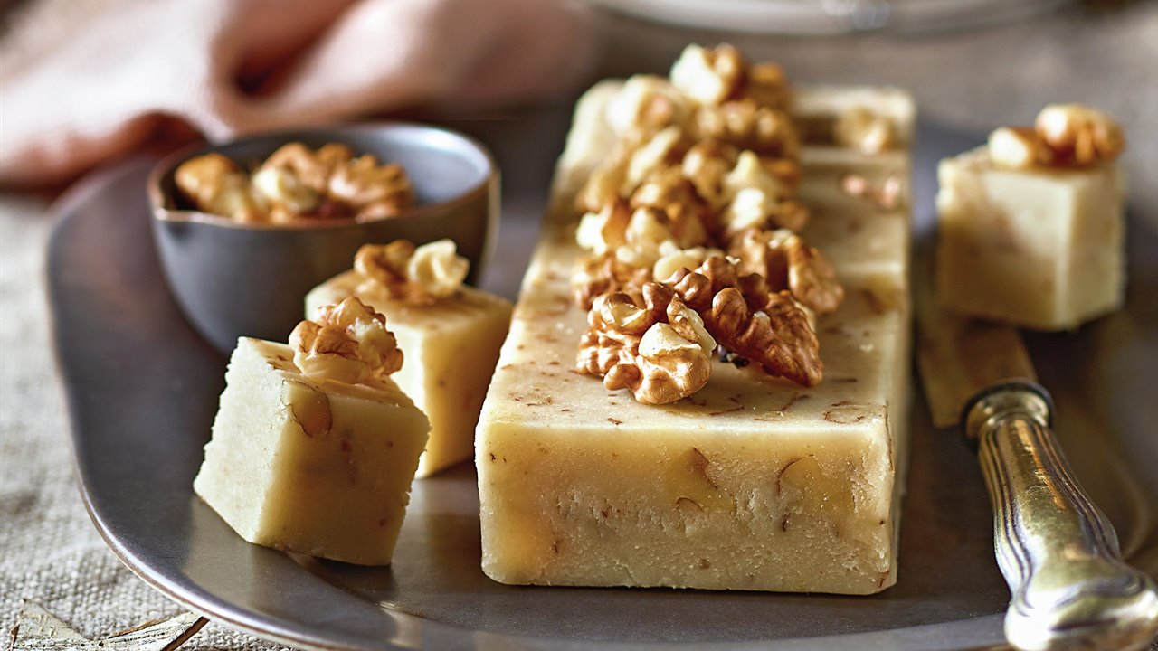 Turrón tradicional de Navidad de nata y nueces - Lecturas