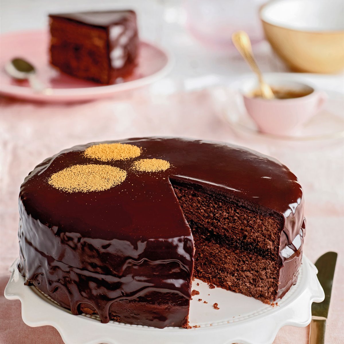 5 secretos para decorar tortas con chocolate - Escuela Mundo Pastel