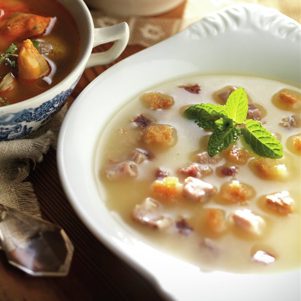 Sopa castellana: la sopa de ajo de la abuela