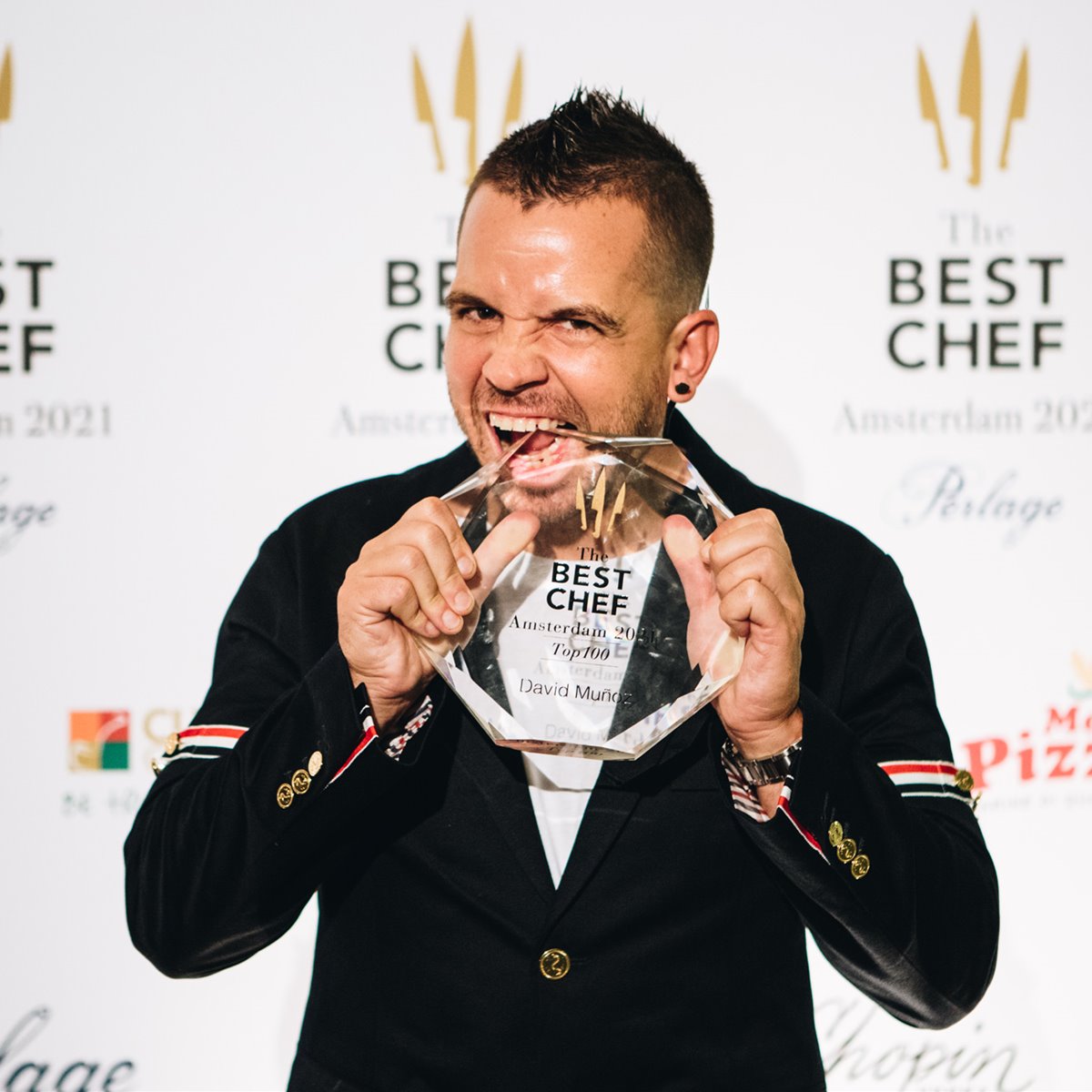 Dabiz Muñoz con el trofeo Best Chef
