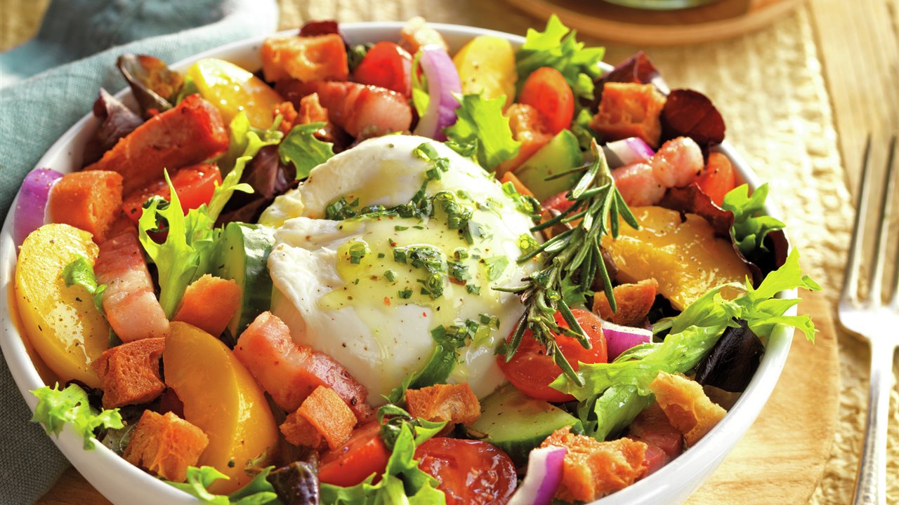 Ensalada de Tomates con Frutas de Carozo, image size:1280x720