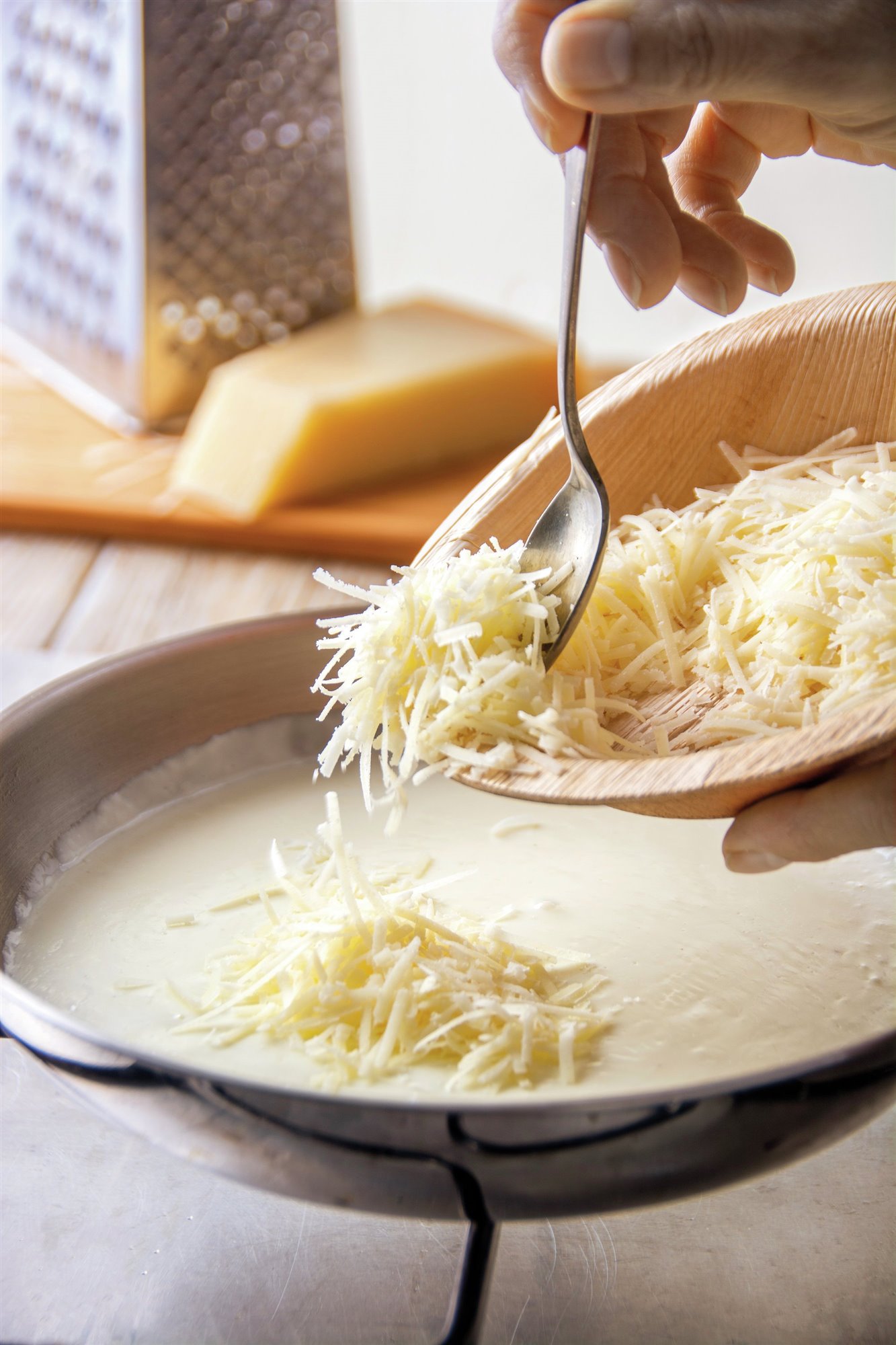 5. Elabora la salsa de queso