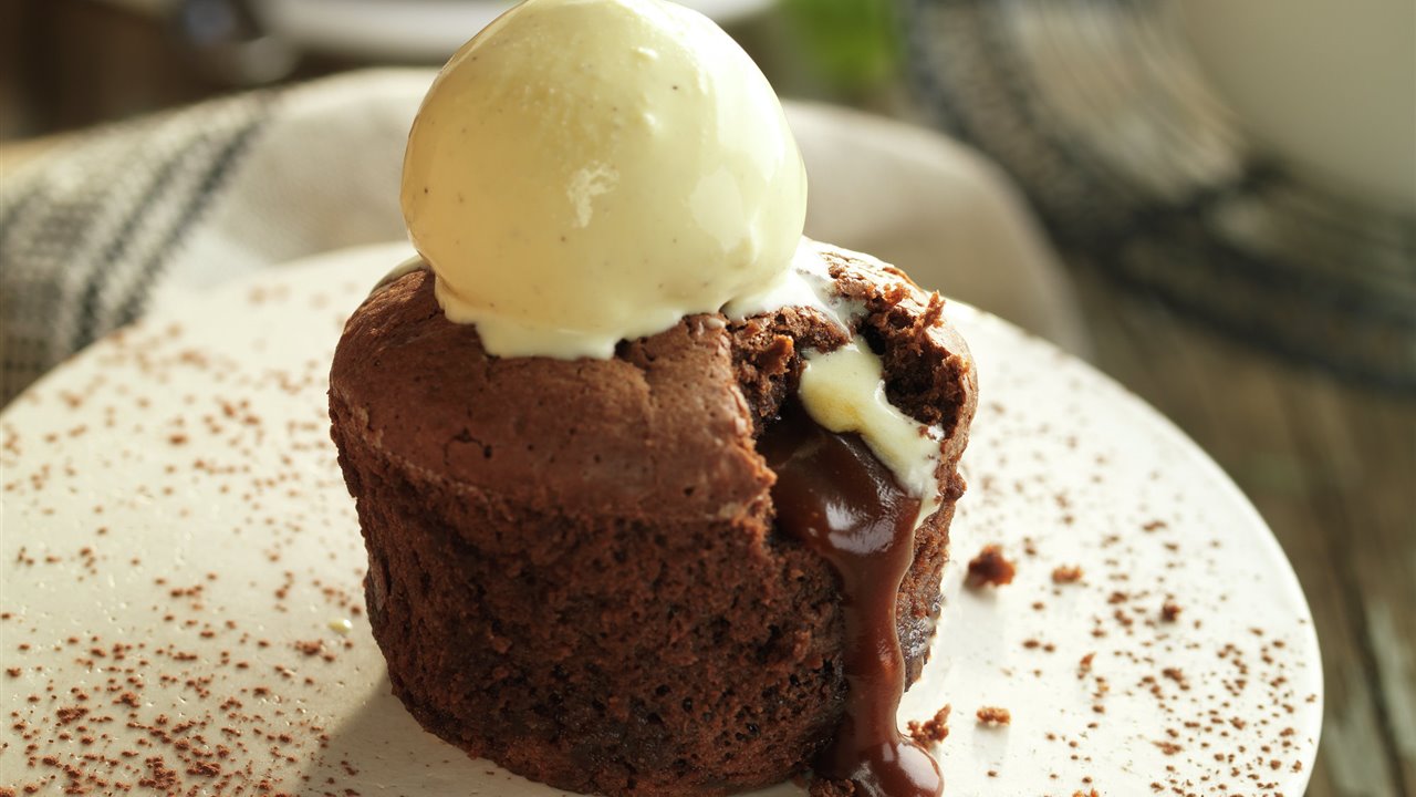 Coulant de chocolate y tofe con helado de vainilla - Lecturas