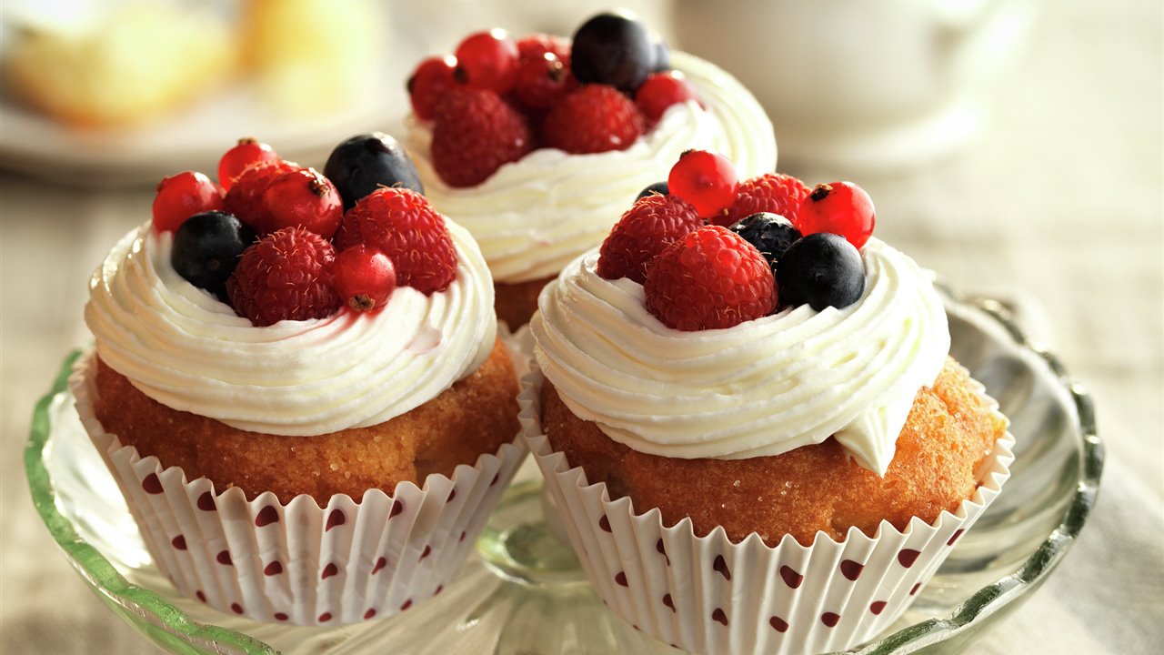 Cupcakes con crema de queso y frutos rojos - Lecturas