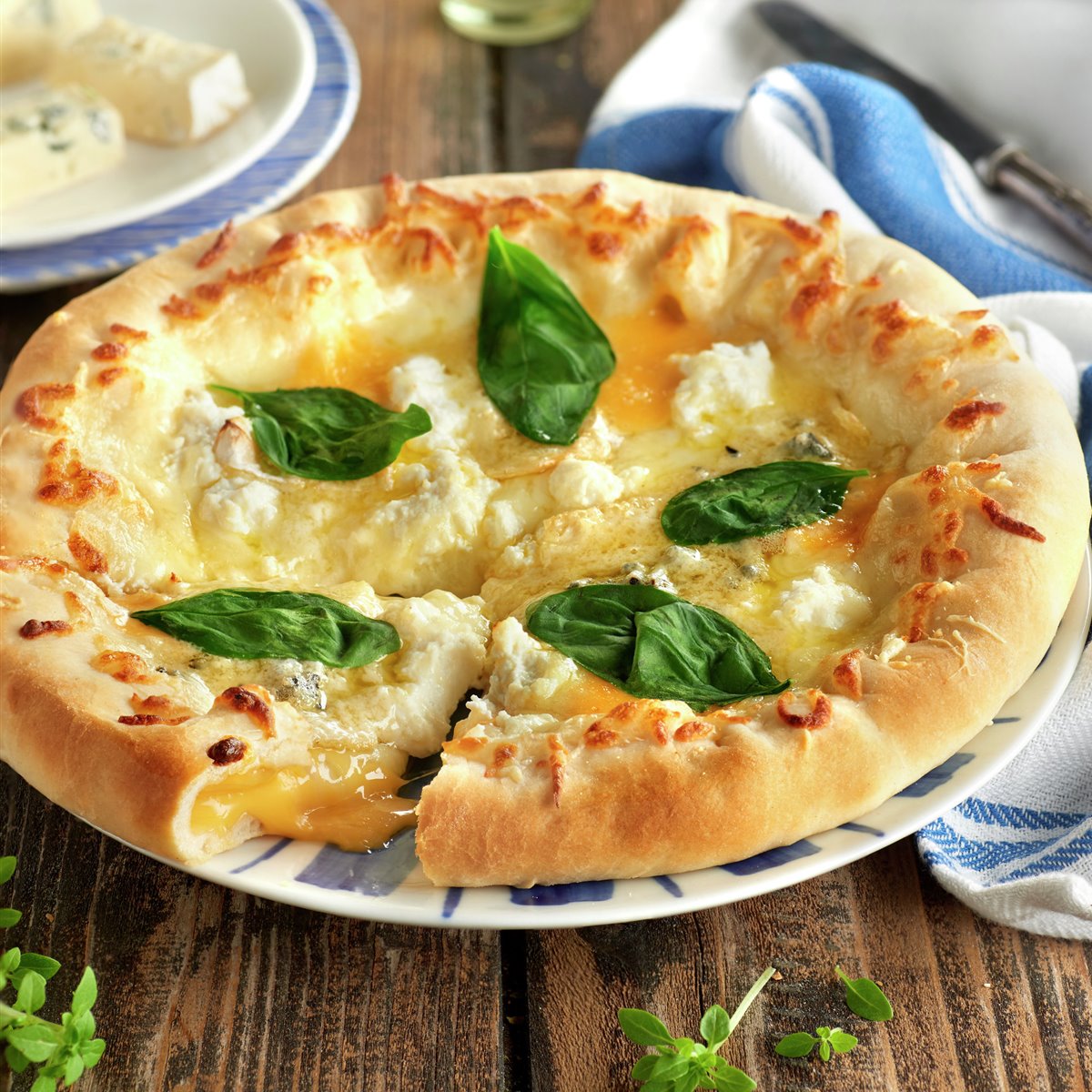 Pizza blanca a los cuatro quesos - Lecturas