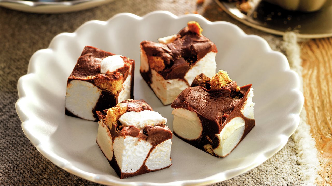 Dados de chocolate con galletas y nubes