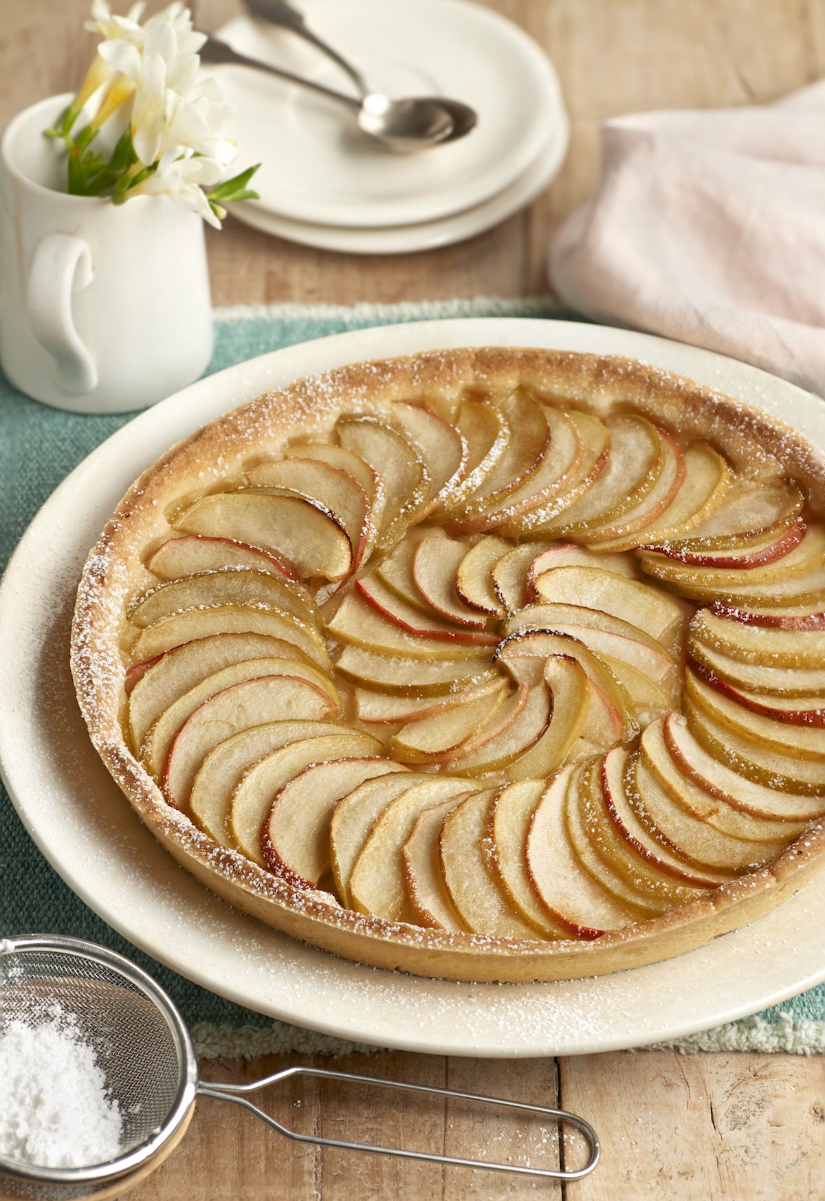 Pastel de manzana con masa quebrada o pasta brisa