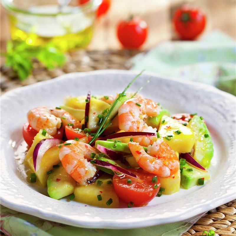 Ensalada de piña y aguacate con vinagreta de cebollino